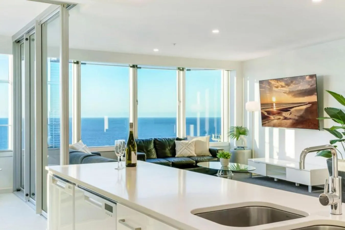 Serenity Getaway Your Home Away From Home Views Gold Coast Apartment
