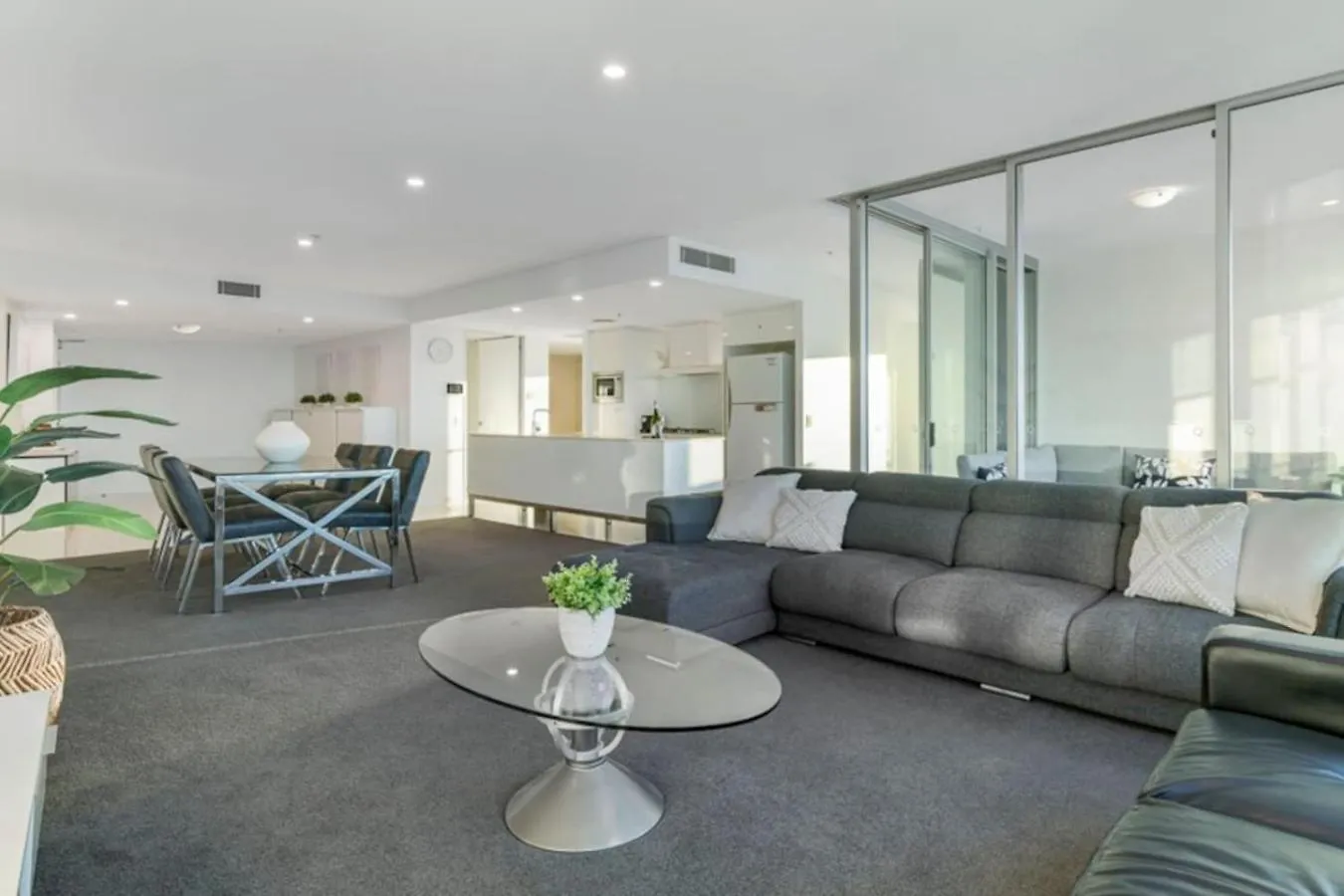 شقة Serenity Getaway Your Home Away From Home Views غولد كوست
